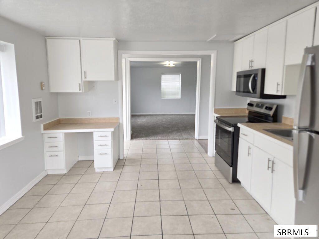 3844 Jason Avenue Property Photo 6