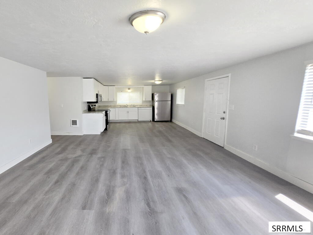 3844 Jason Avenue Property Photo 12