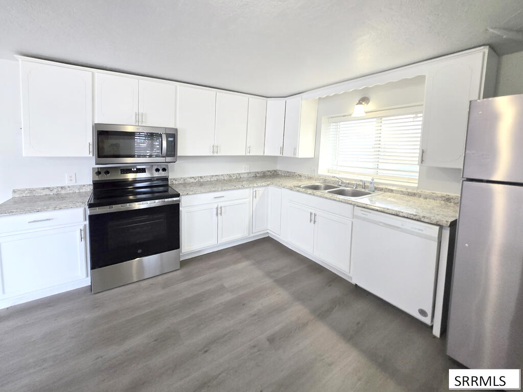 3844 Jason Avenue Property Photo 13