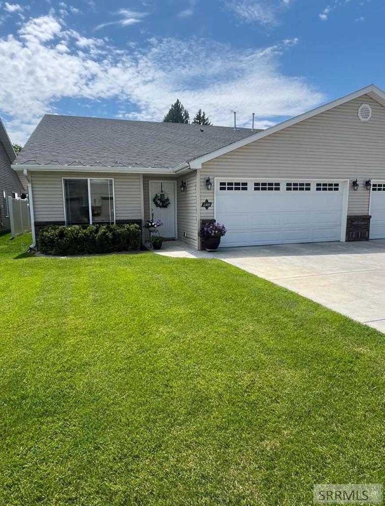 580 Gwen Loop Property Photo 1