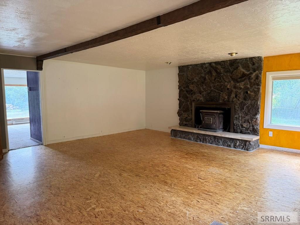 5480 Challis Creek Road Property Photo 7