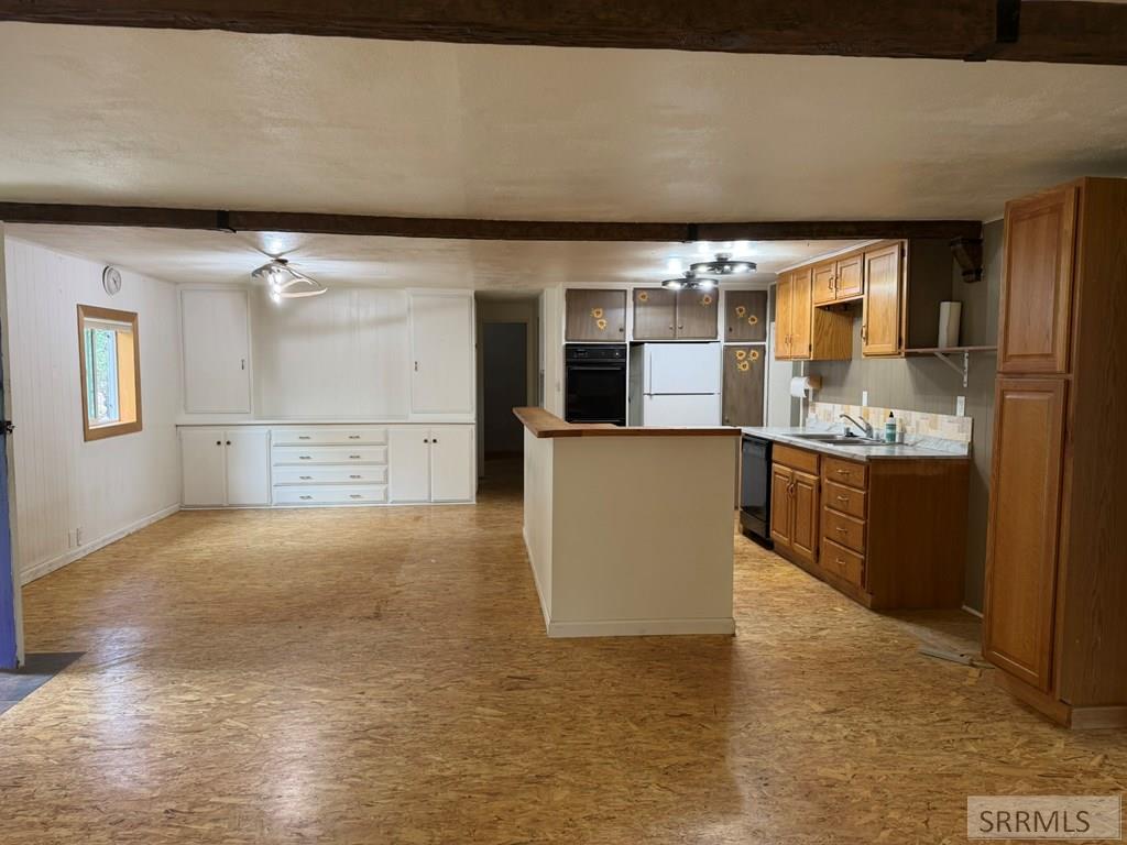 5480 Challis Creek Road Property Photo 10
