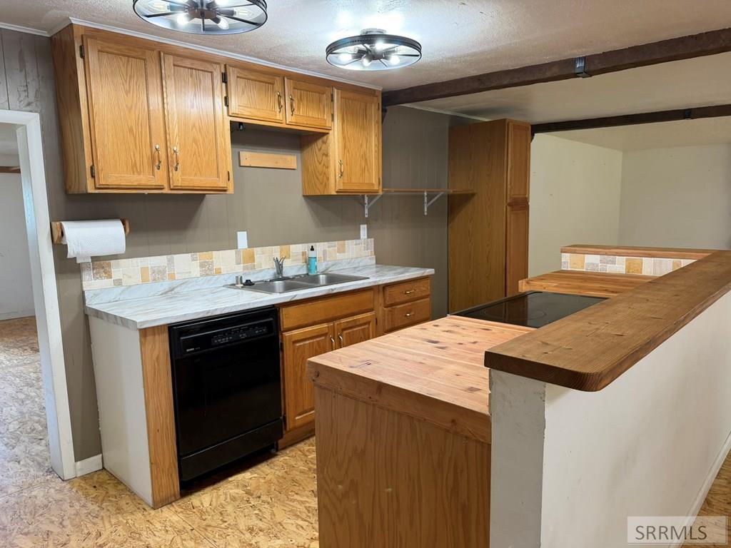 5480 Challis Creek Road Property Photo 14