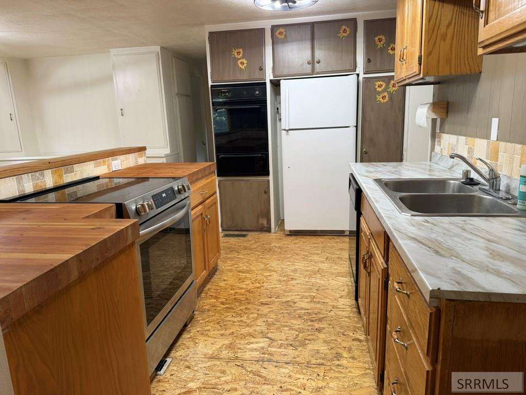 5480 Challis Creek Road Property Photo 15