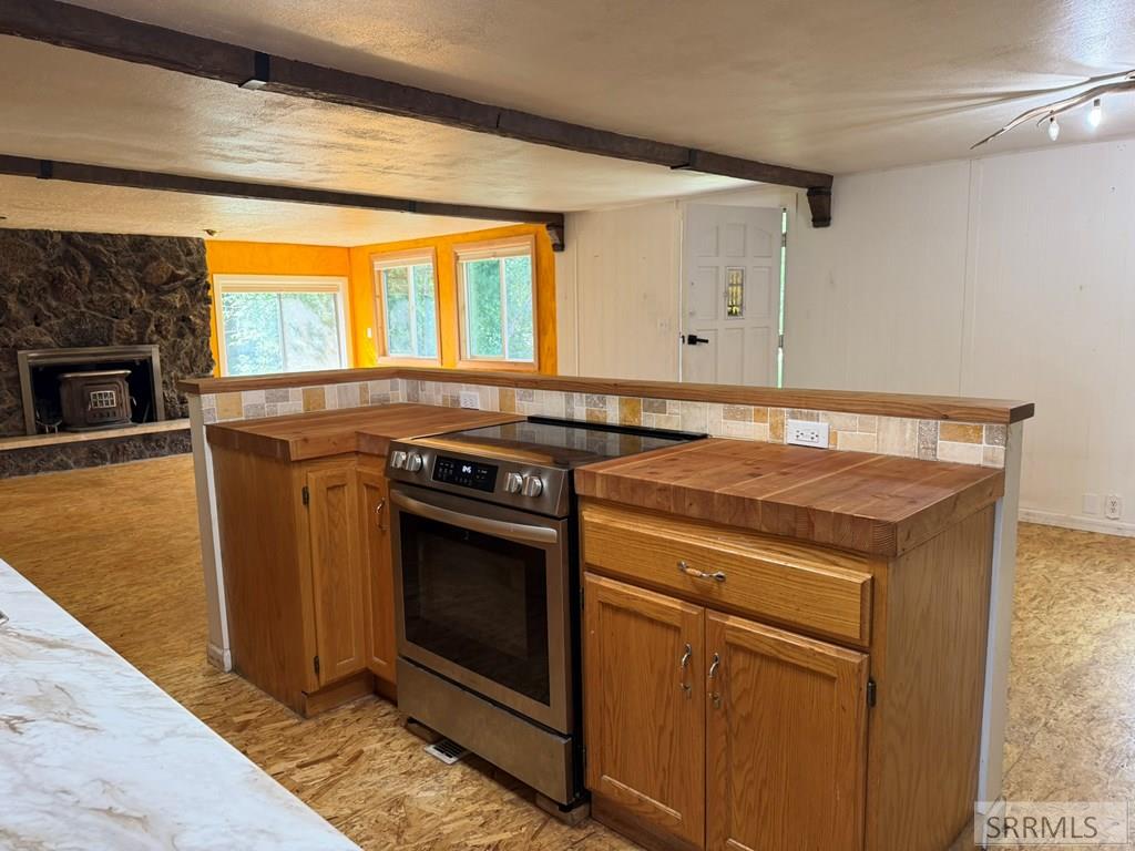 5480 Challis Creek Road Property Photo 16
