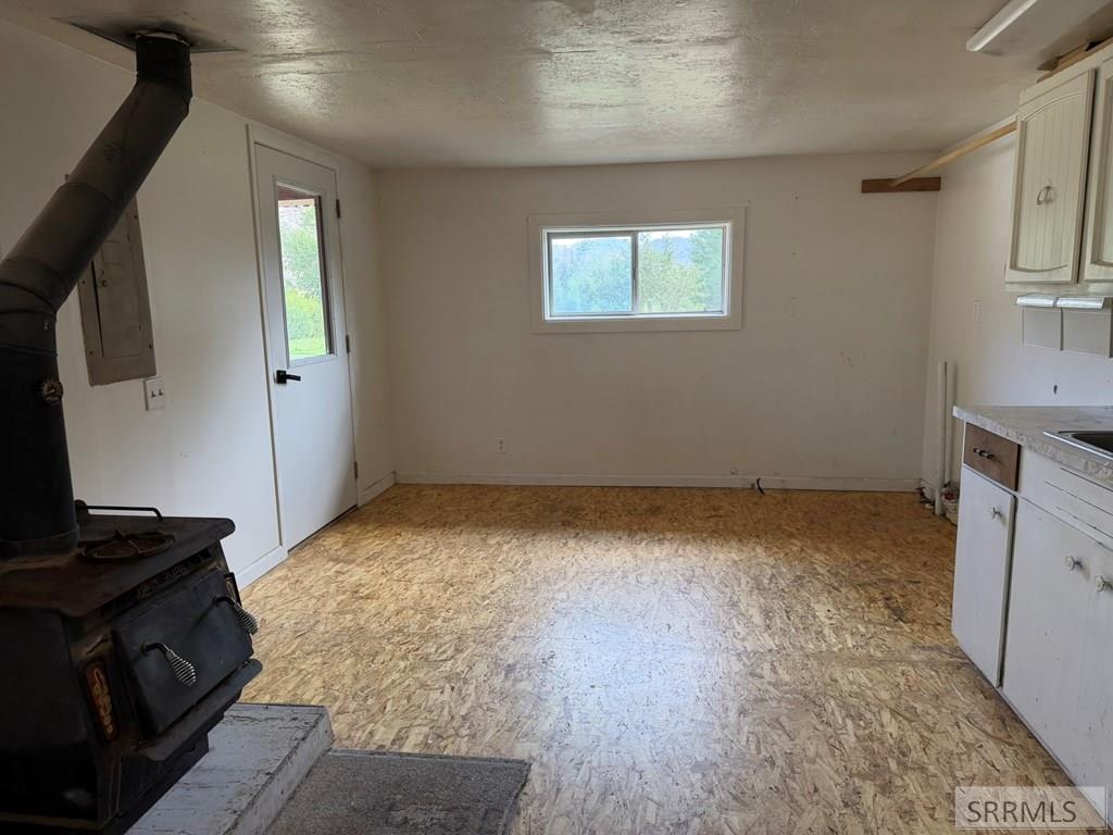 5480 Challis Creek Road Property Photo 18