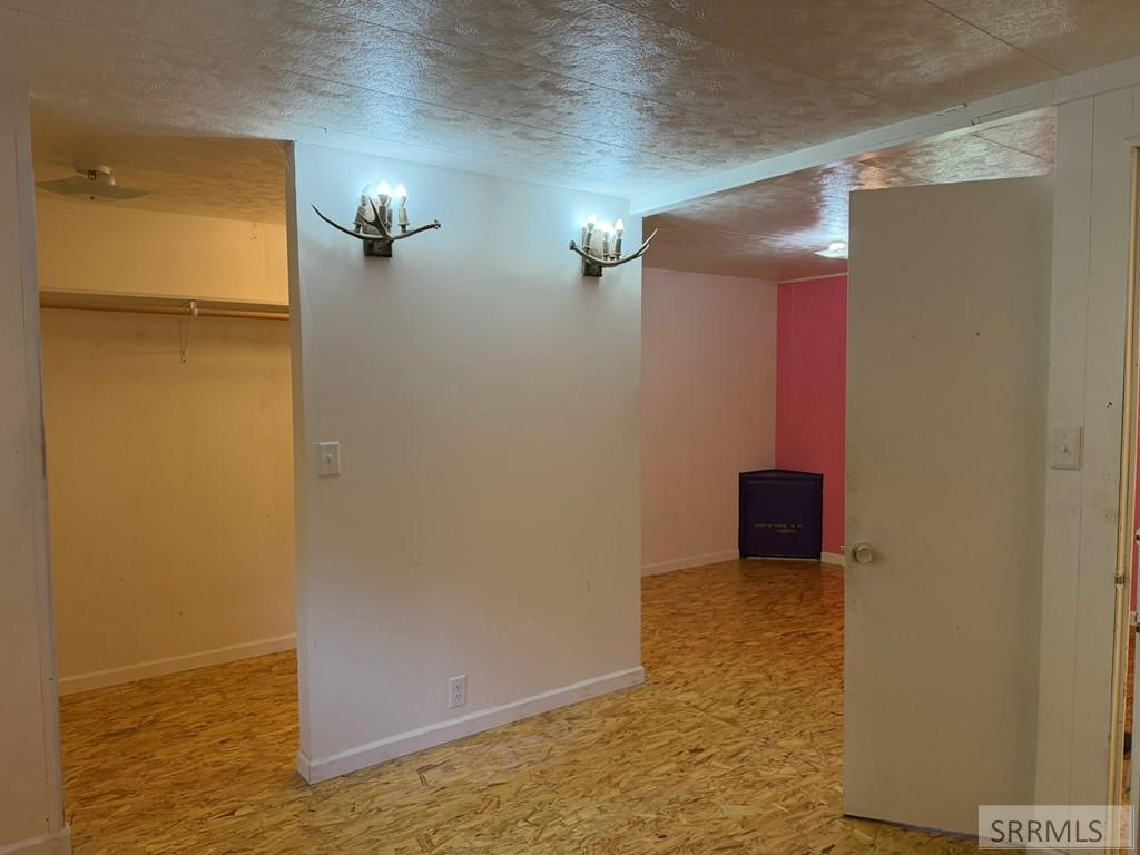 5480 Challis Creek Road Property Photo 23