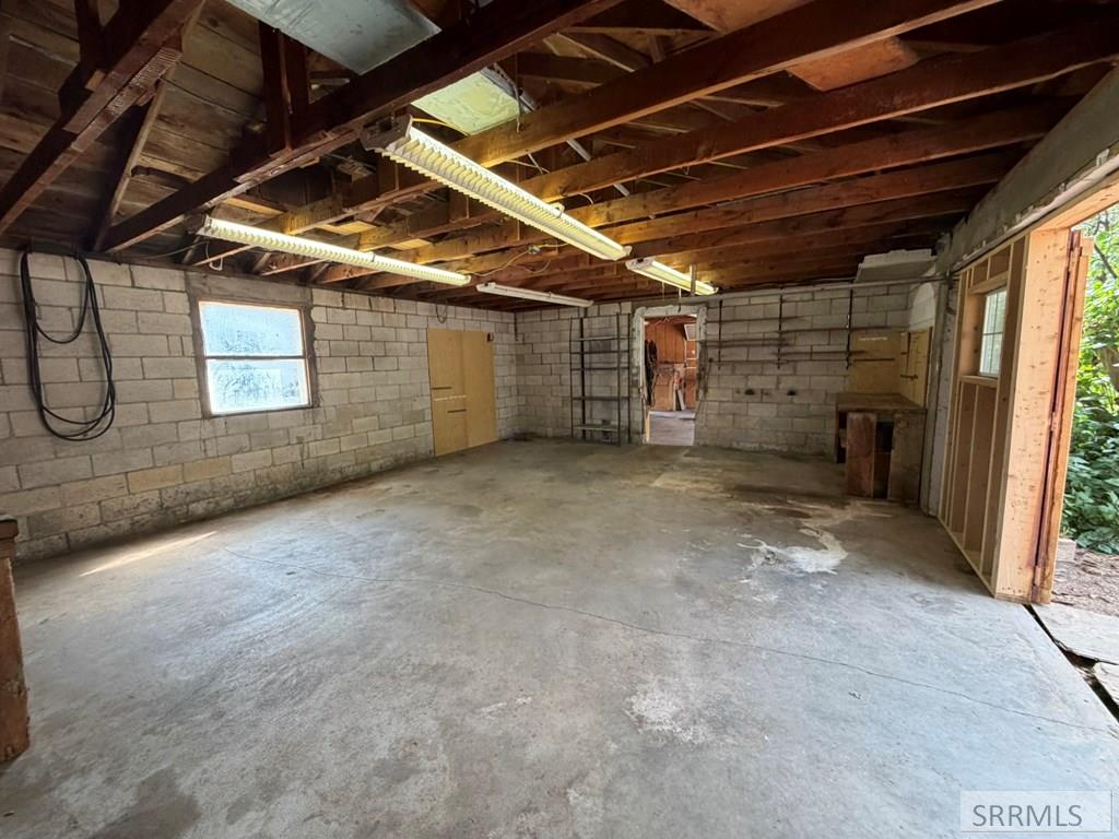 5480 Challis Creek Road Property Photo 40