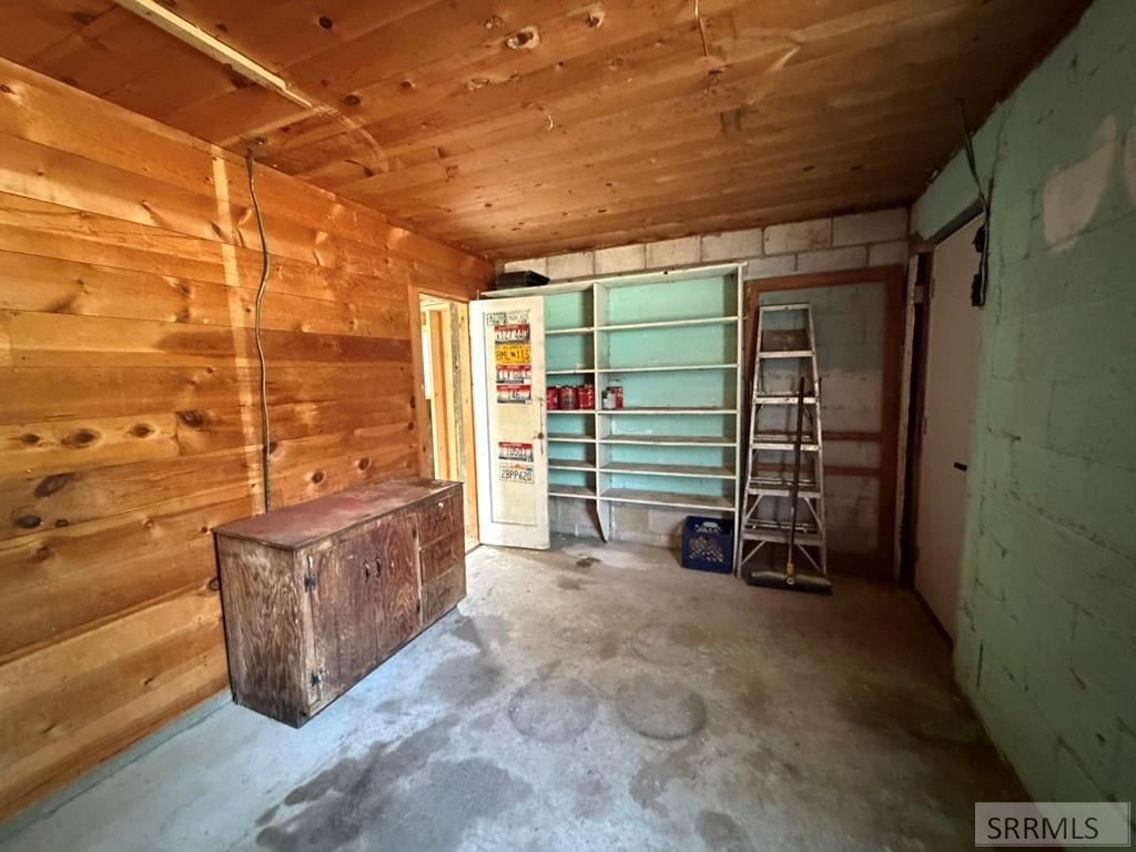 5480 Challis Creek Road Property Photo 43