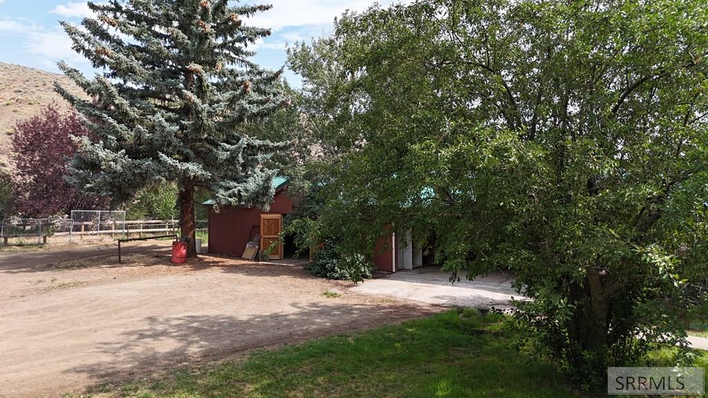5480 Challis Creek Road Property Photo 44