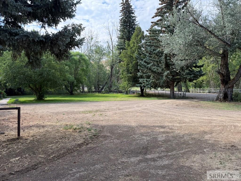 5480 Challis Creek Road Property Photo 45