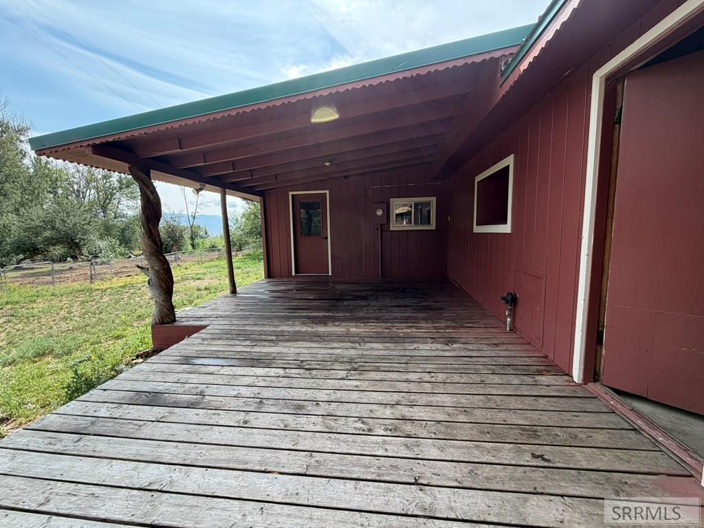 5480 Challis Creek Road Property Photo 47