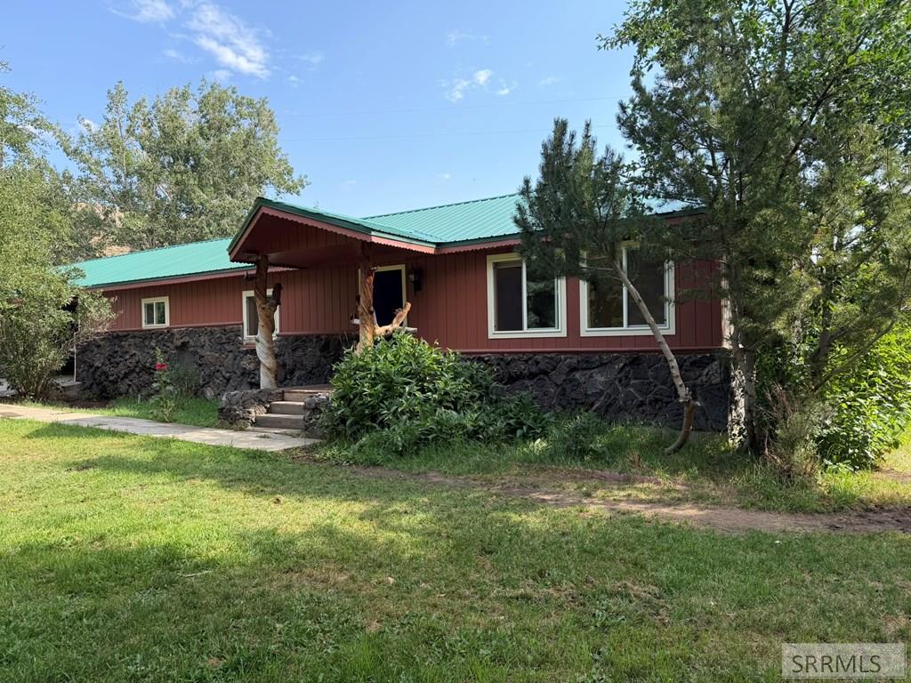 5480 Challis Creek Road Property Photo 59