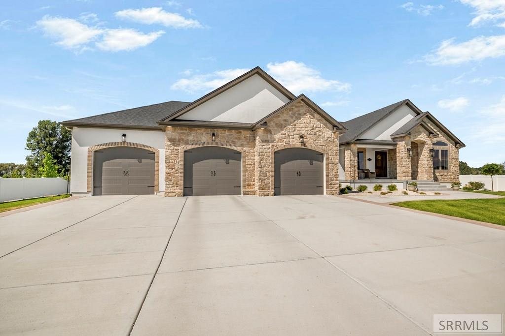 3777 E 369 N Property Photo 2