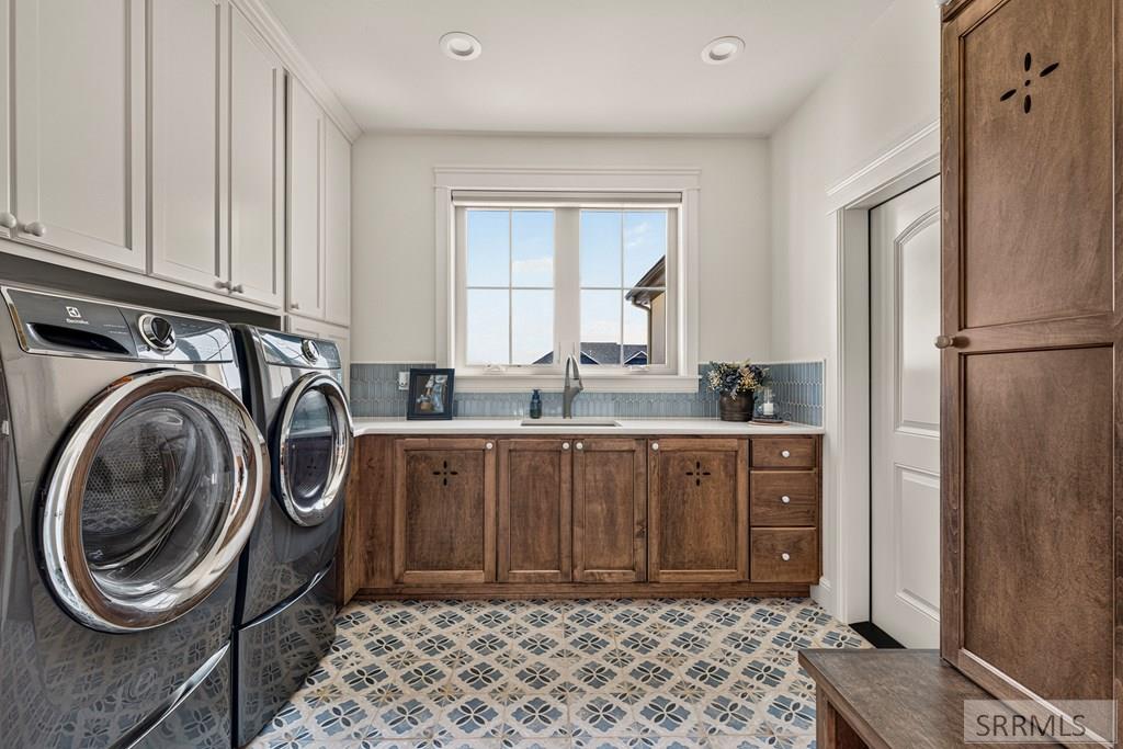 3777 E 369 N Property Photo 16