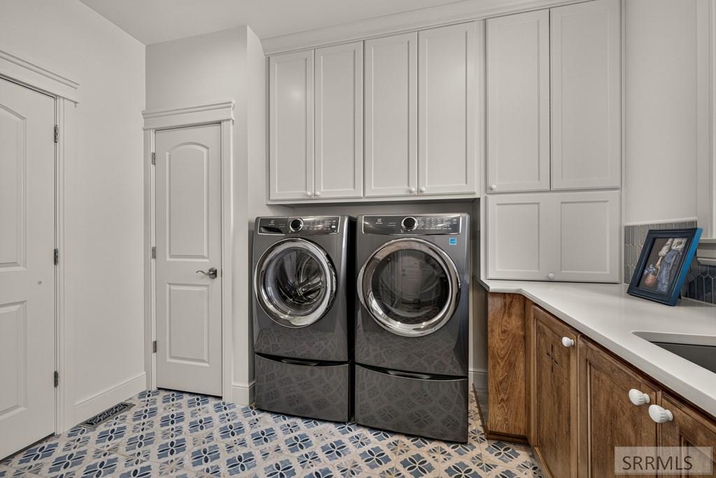 3777 E 369 N Property Photo 17