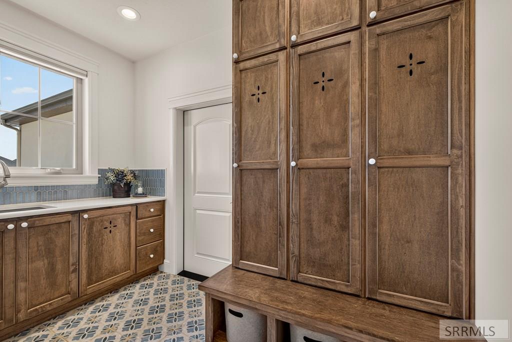 3777 E 369 N Property Photo 18
