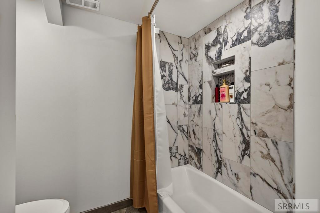 3777 E 369 N Property Photo 48