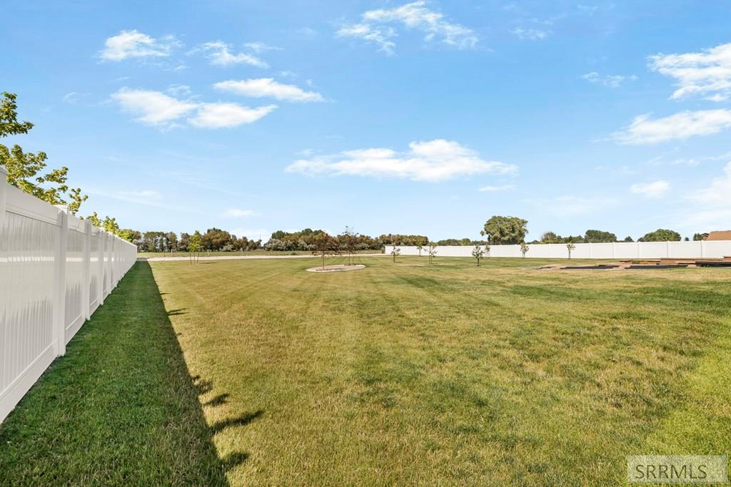 3777 E 369 N Property Photo 56