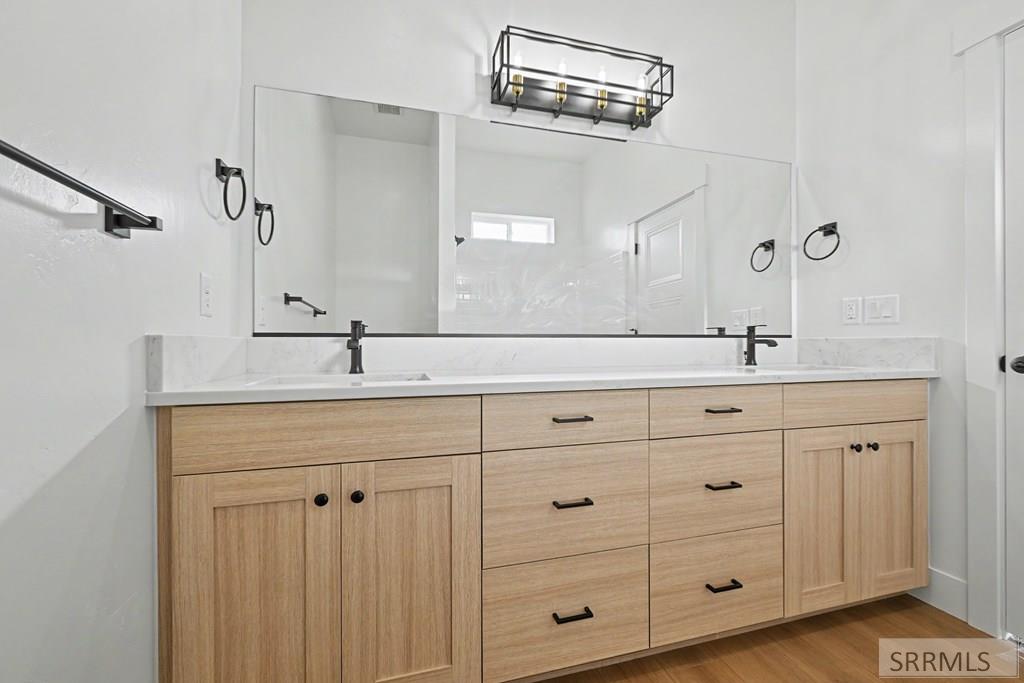 6939 Bronson Drive Property Photo 5