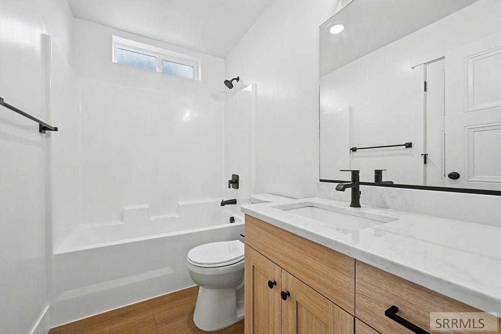 6939 Bronson Drive Property Photo 10
