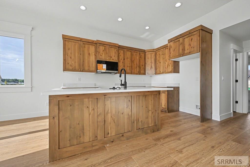 6907 Bronson Drive Property Photo 3