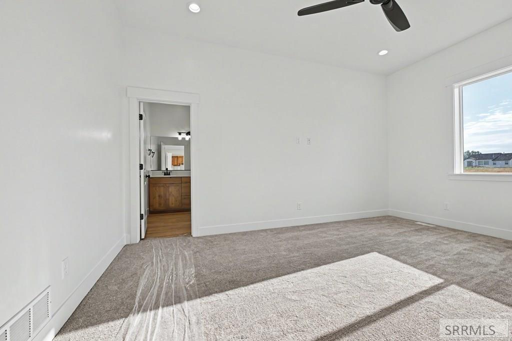 6907 Bronson Drive Property Photo 5