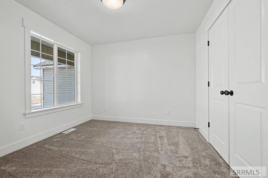 6907 Bronson Drive Property Photo 9