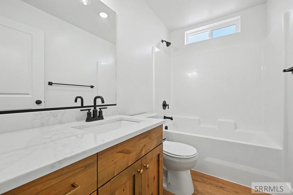 6907 Bronson Drive Property Photo 11