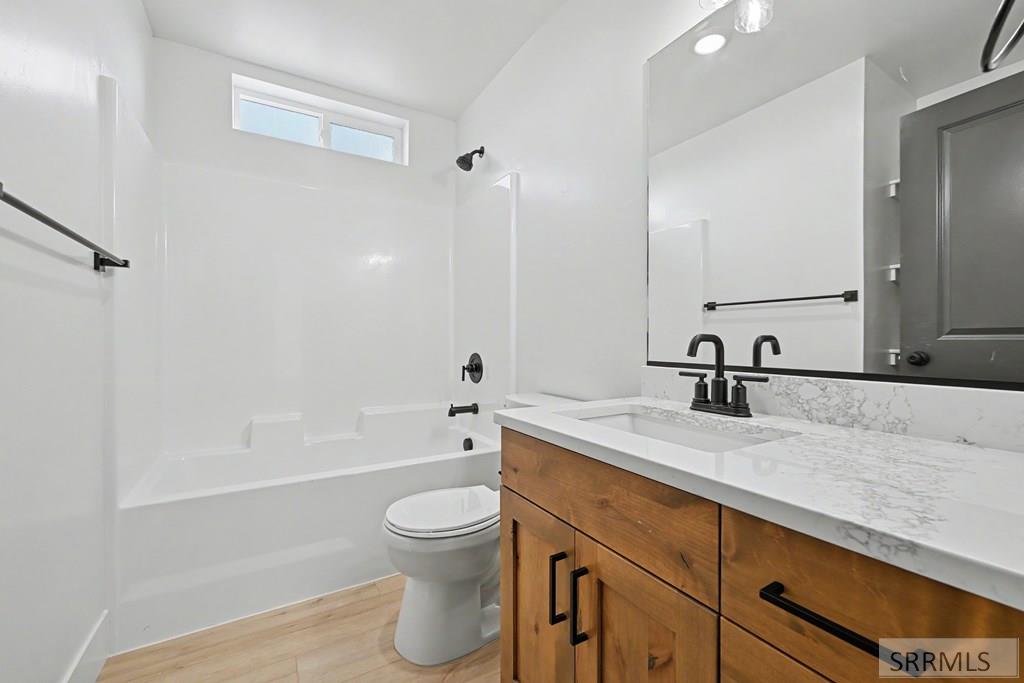 6883 Bronson Drive Property Photo 9