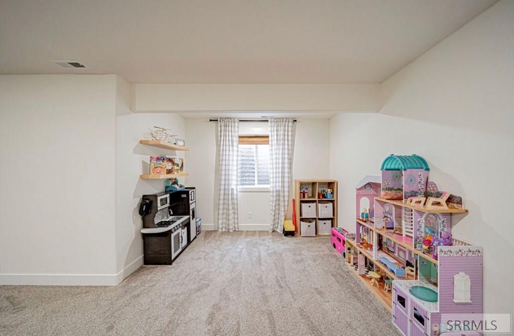 655 N Lincoln Street Property Photo 48