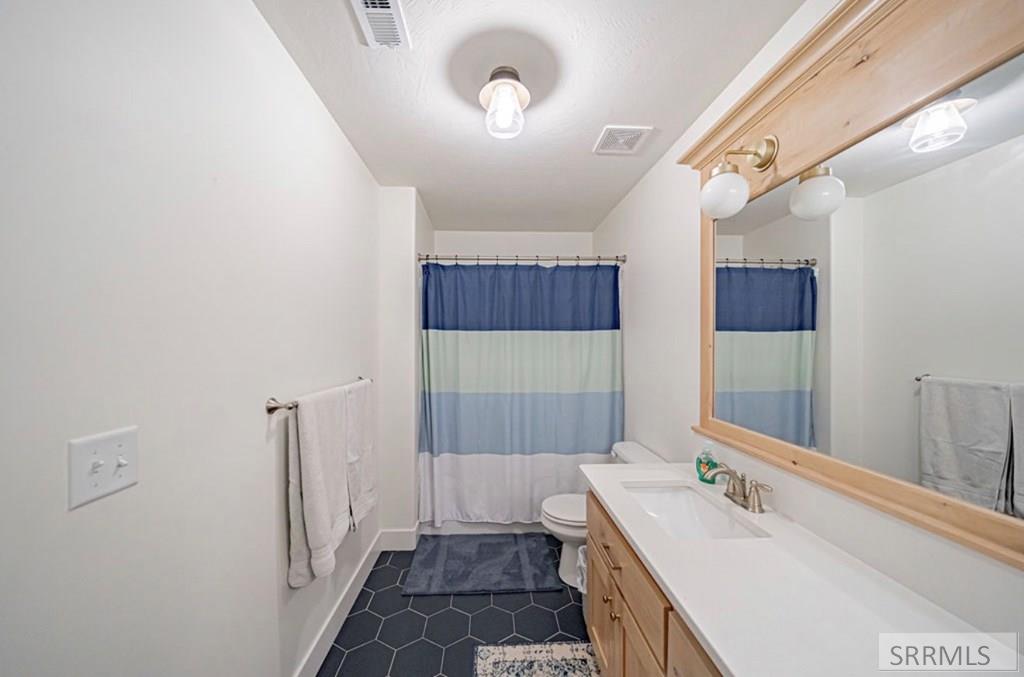 655 N Lincoln Street Property Photo 53
