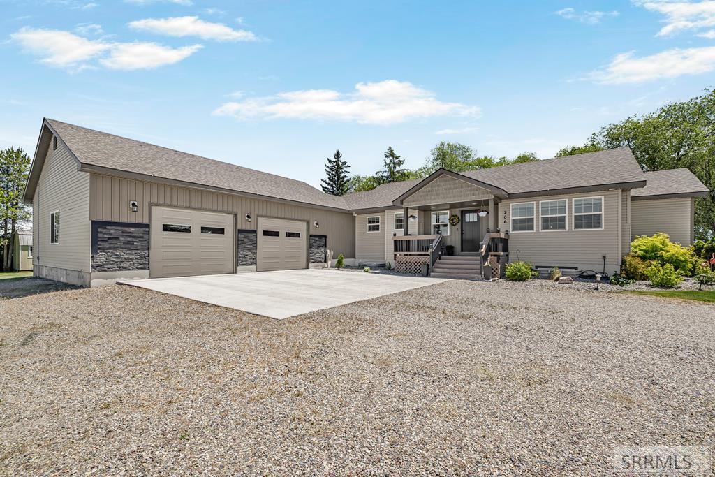 206 N 3600 E Property Photo 2