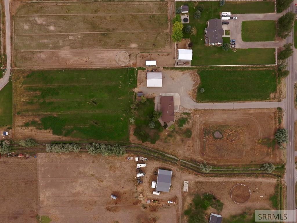 225 N 3800 E Property Photo 2