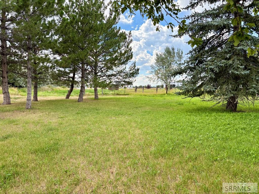 225 N 3800 E Property Photo 9