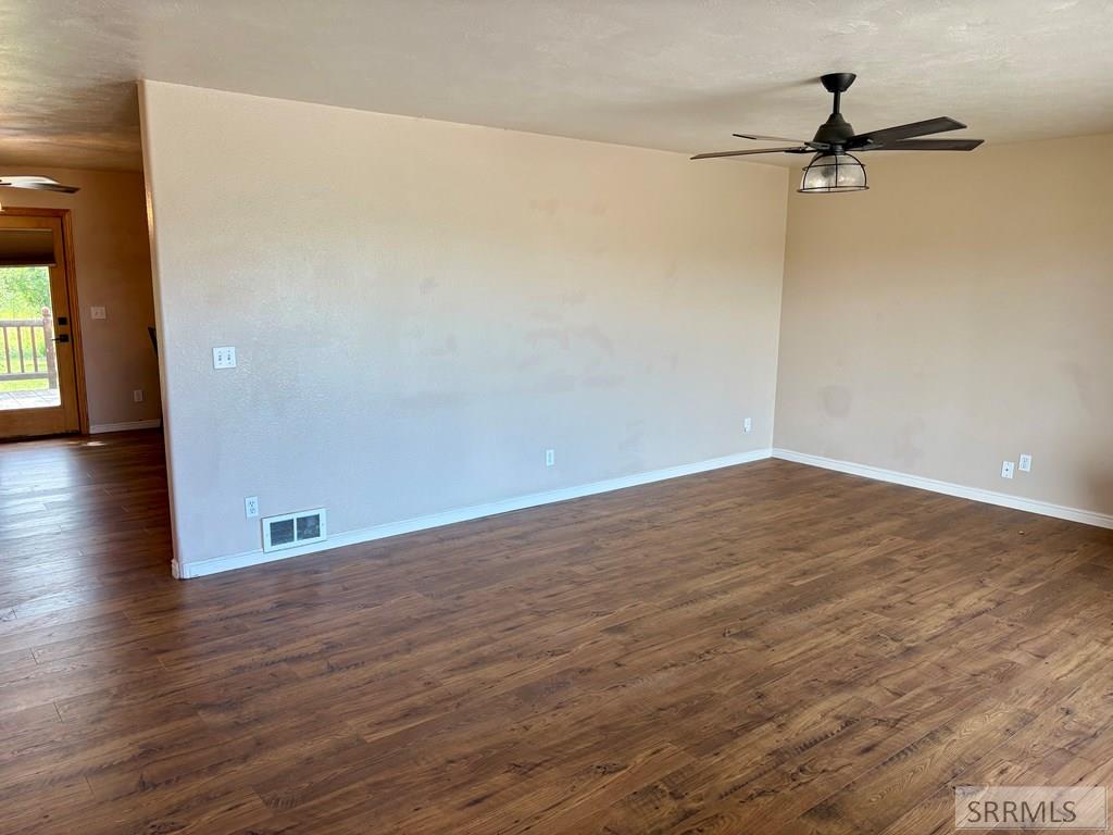 225 N 3800 E Property Photo 19