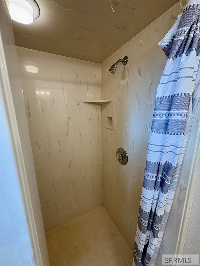 225 N 3800 E Property Photo 23