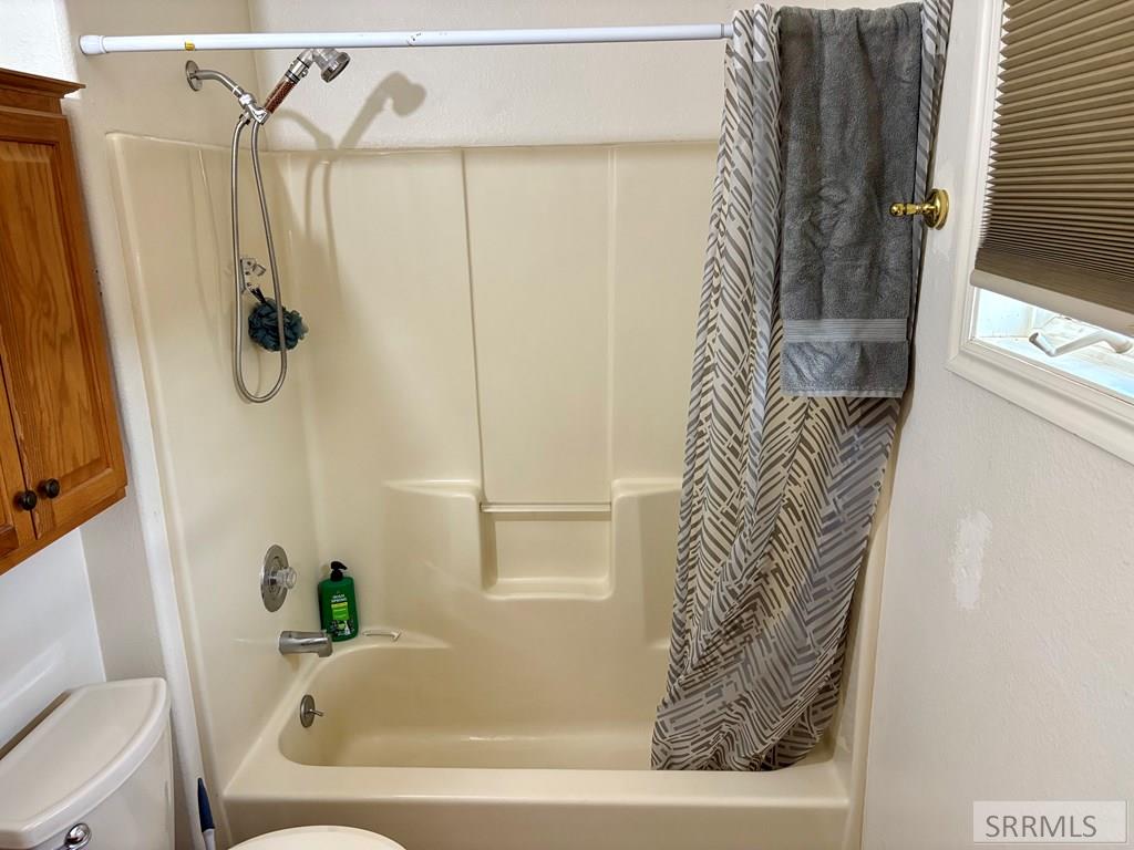 225 N 3800 E Property Photo 32