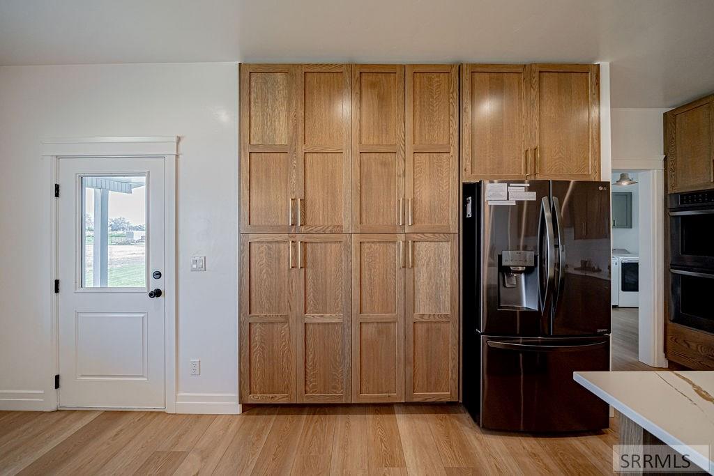 956 E 1100 N Property Photo 23