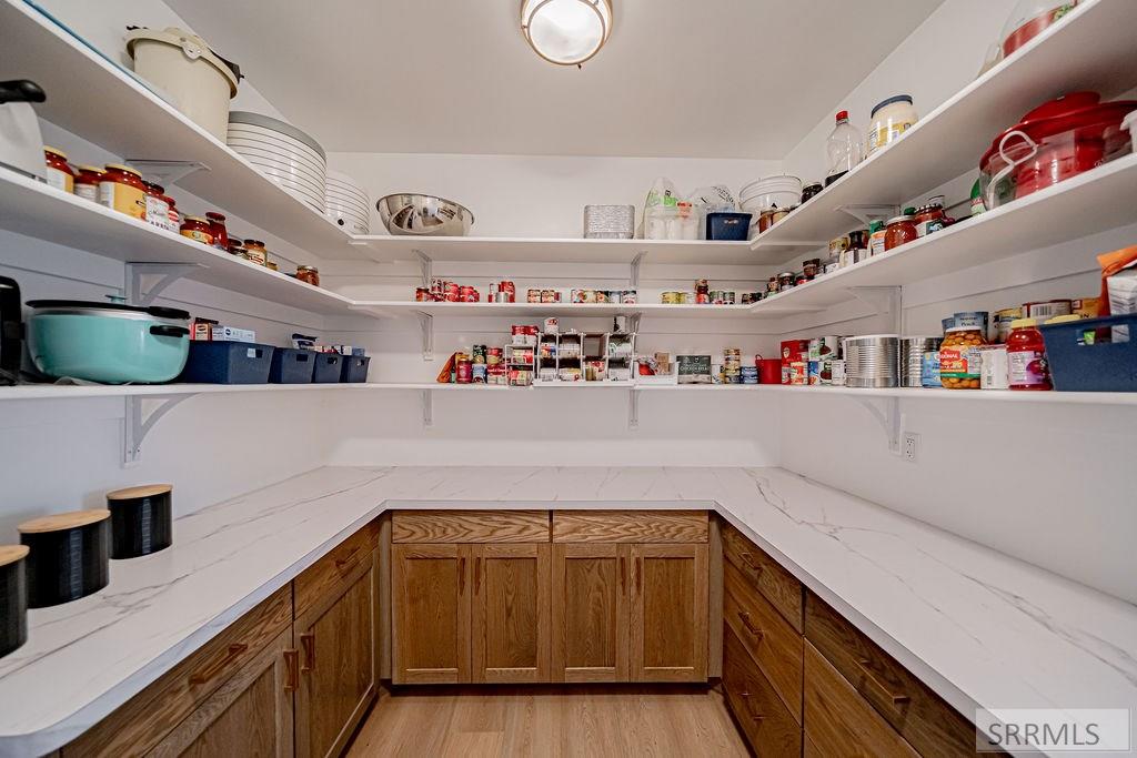 956 E 1100 N Property Photo 25
