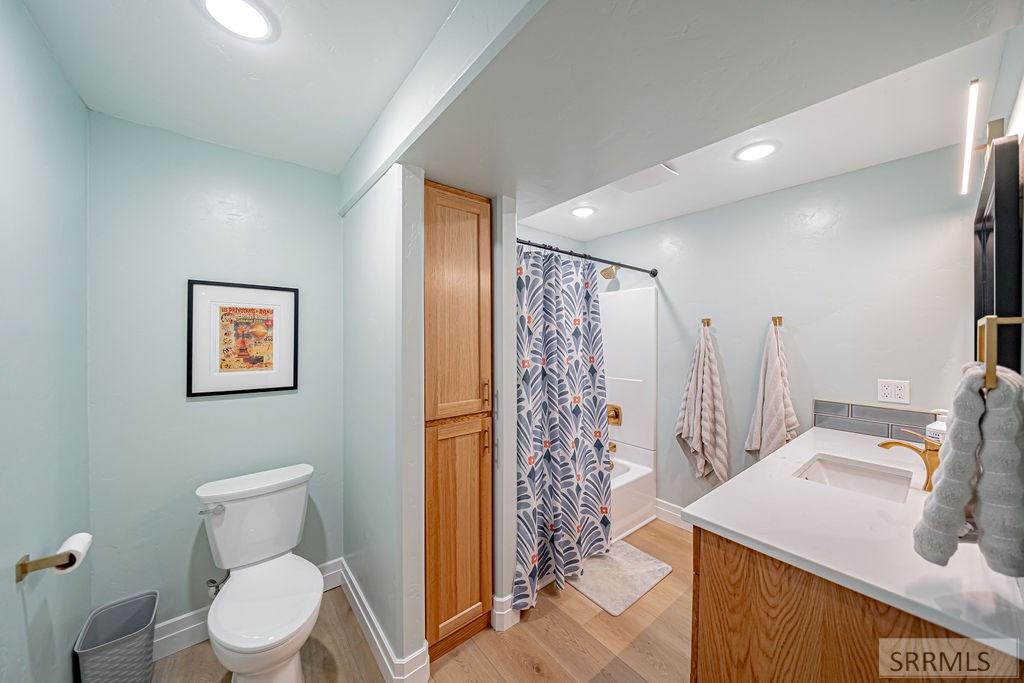 956 E 1100 N Property Photo 52