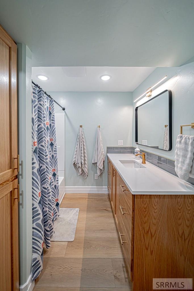 956 E 1100 N Property Photo 53