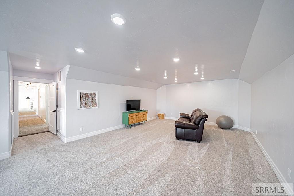 956 E 1100 N Property Photo 56