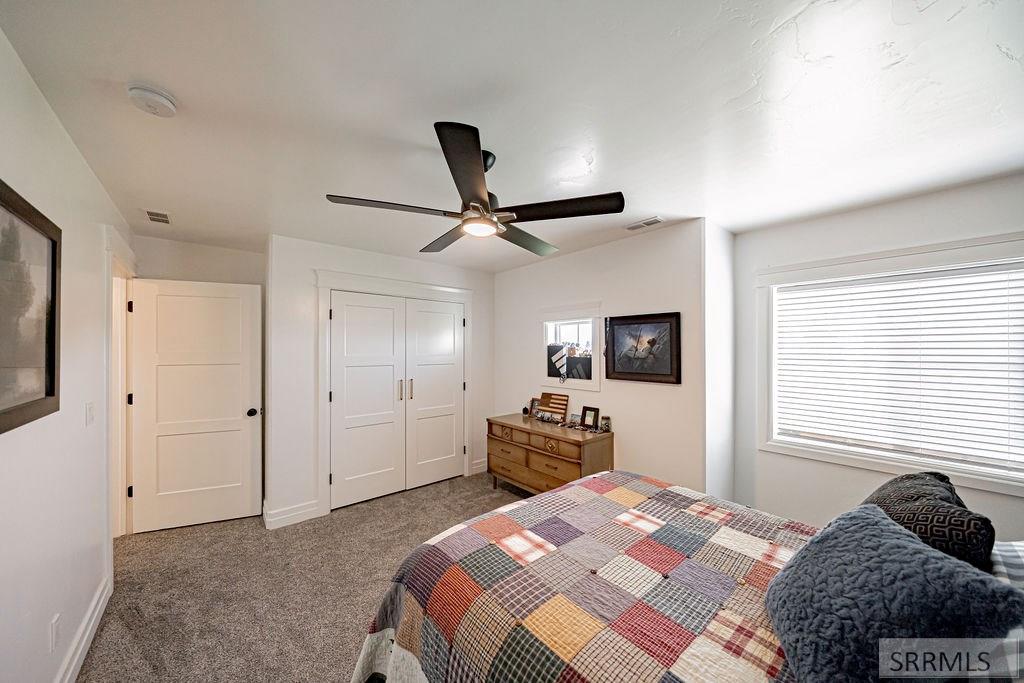 956 E 1100 N Property Photo 61