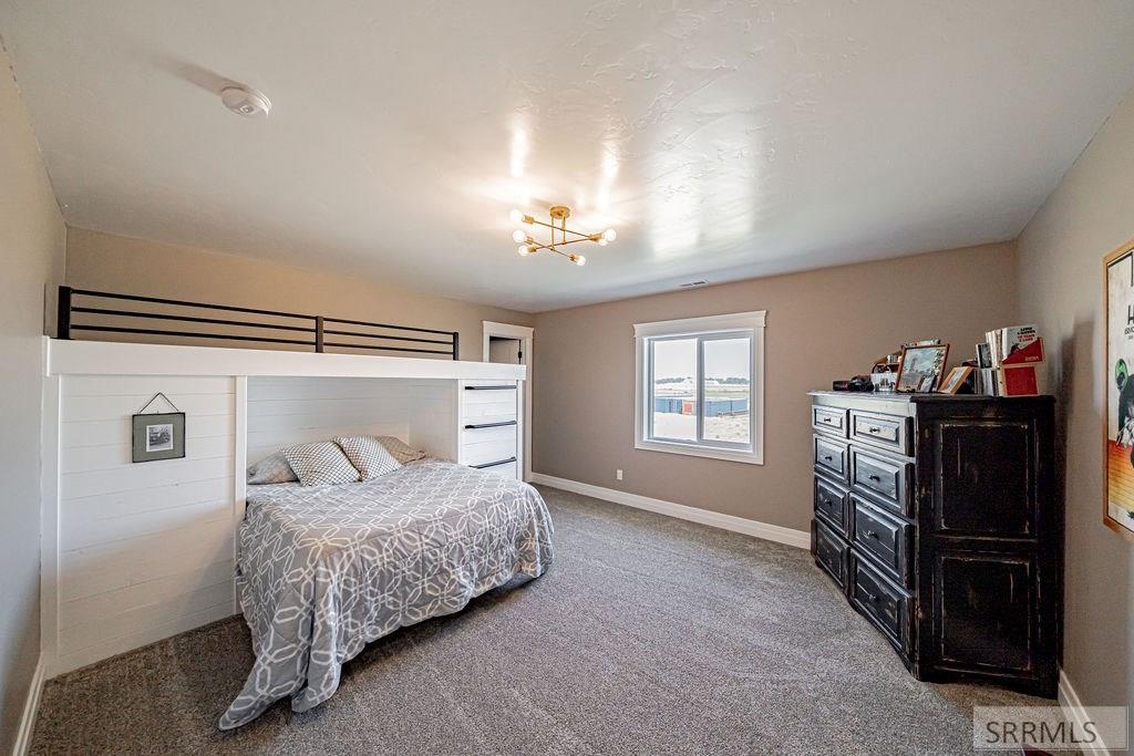 956 E 1100 N Property Photo 64