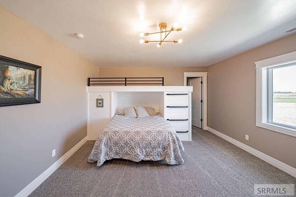 956 E 1100 N Property Photo 65