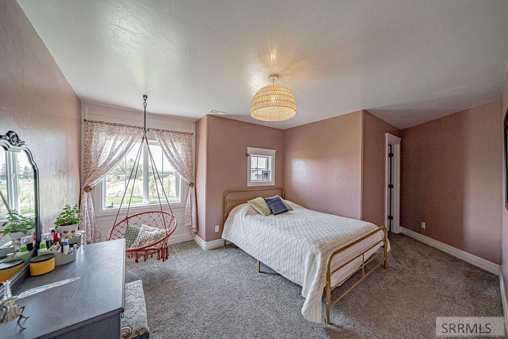 956 E 1100 N Property Photo 68