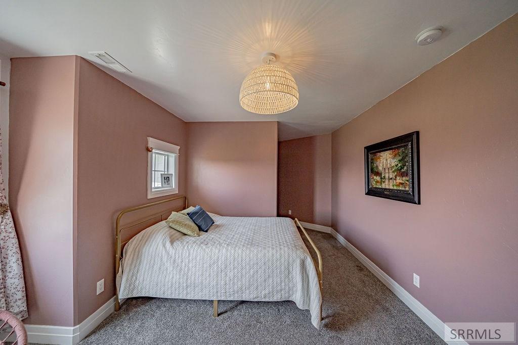 956 E 1100 N Property Photo 69