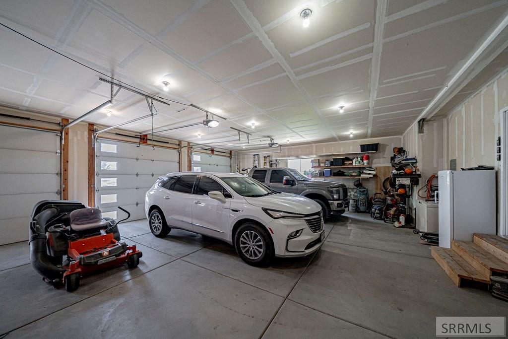 956 E 1100 N Property Photo 75