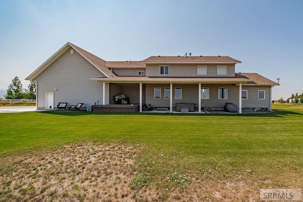 956 E 1100 N Property Photo 93